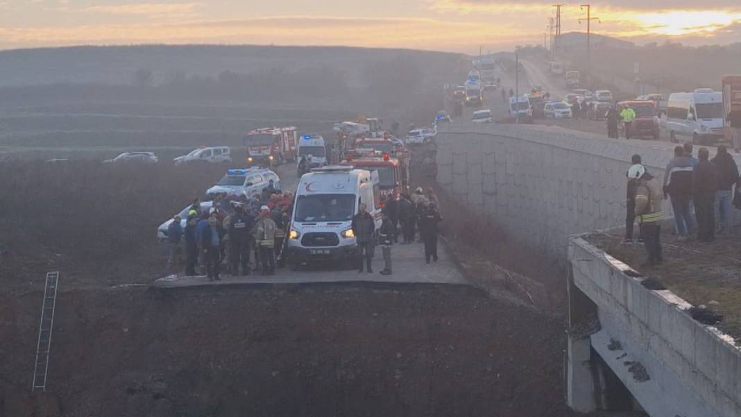 İşçileri taşıyan servis dere yatağına uçtu: 3 ölü, 15 yaralı 4